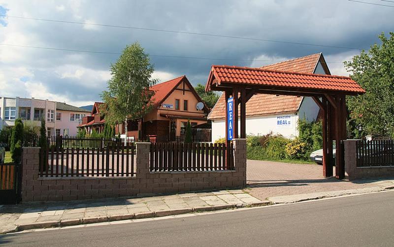 Penzion Real Žiar Exteriör bild